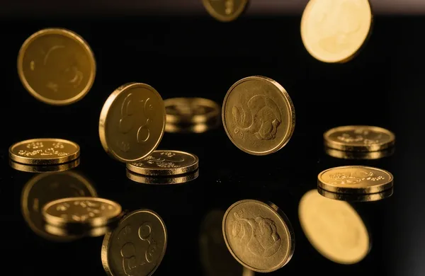 Uncovering the Connection: Debt, Inflation, and Gold