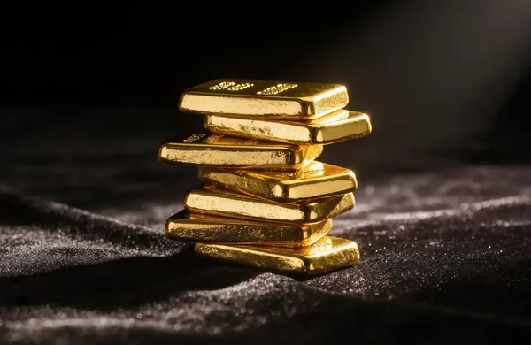 The Banking System's Failures and Gold's Survival